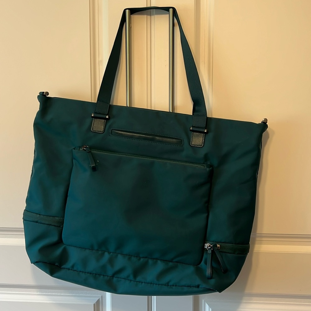 Green Women's Tote Bag - Stylish Everyday Carry